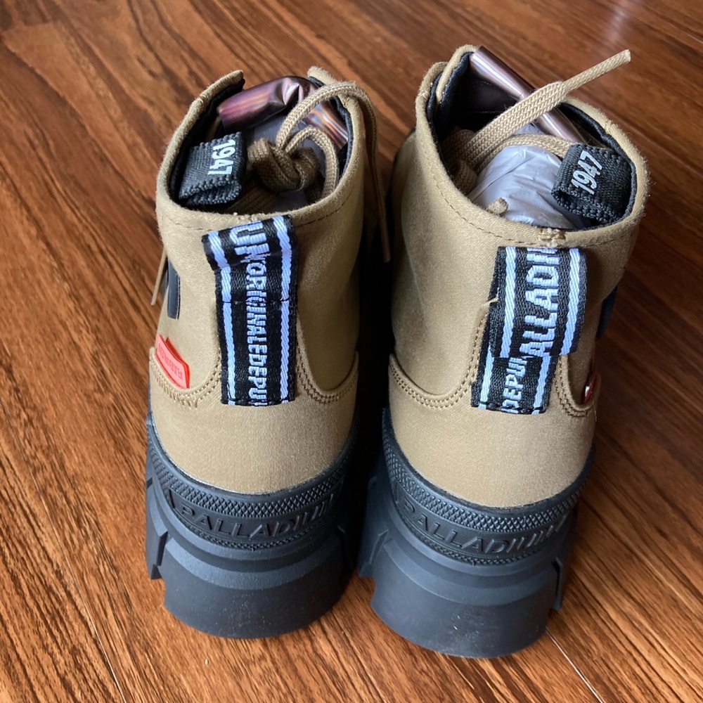 Palladium Revolt HI TX women’s Tan & Black boots - Picture 5 of 8